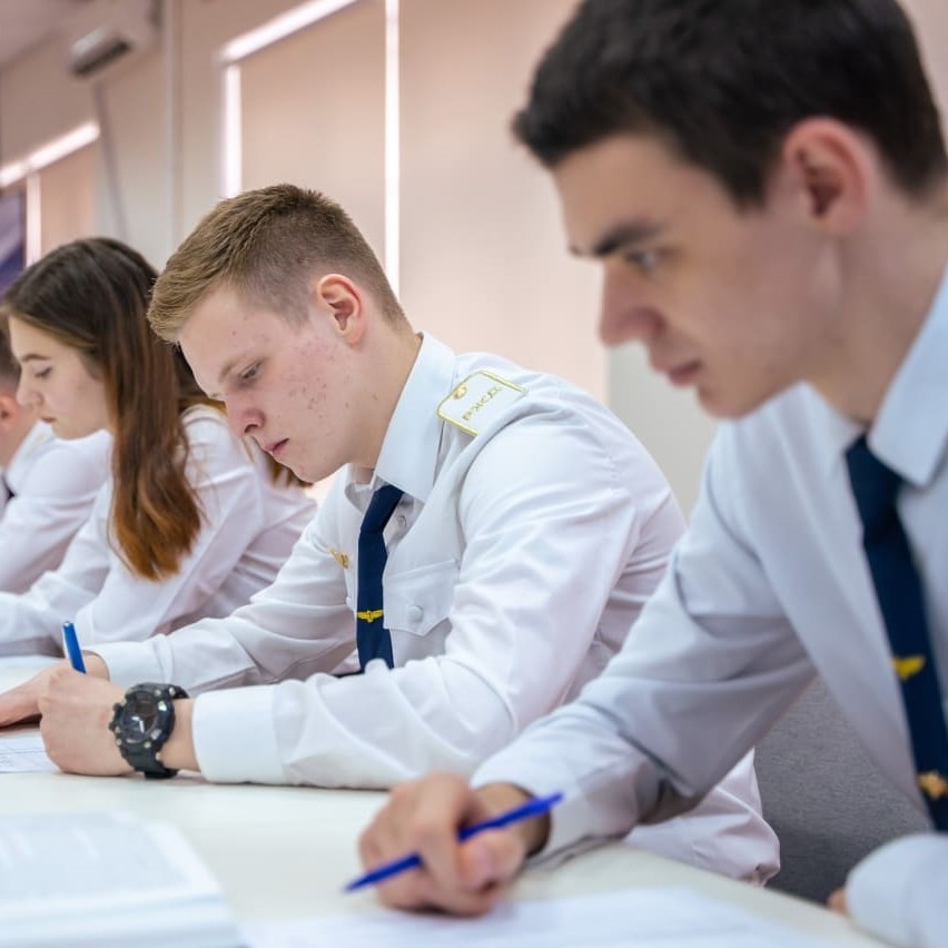 11.1 Колледж посетили заместитель министра транспорта Валентин Иванов и первый заместитель министра просвещения Александр Бугаев - MKT-TEST