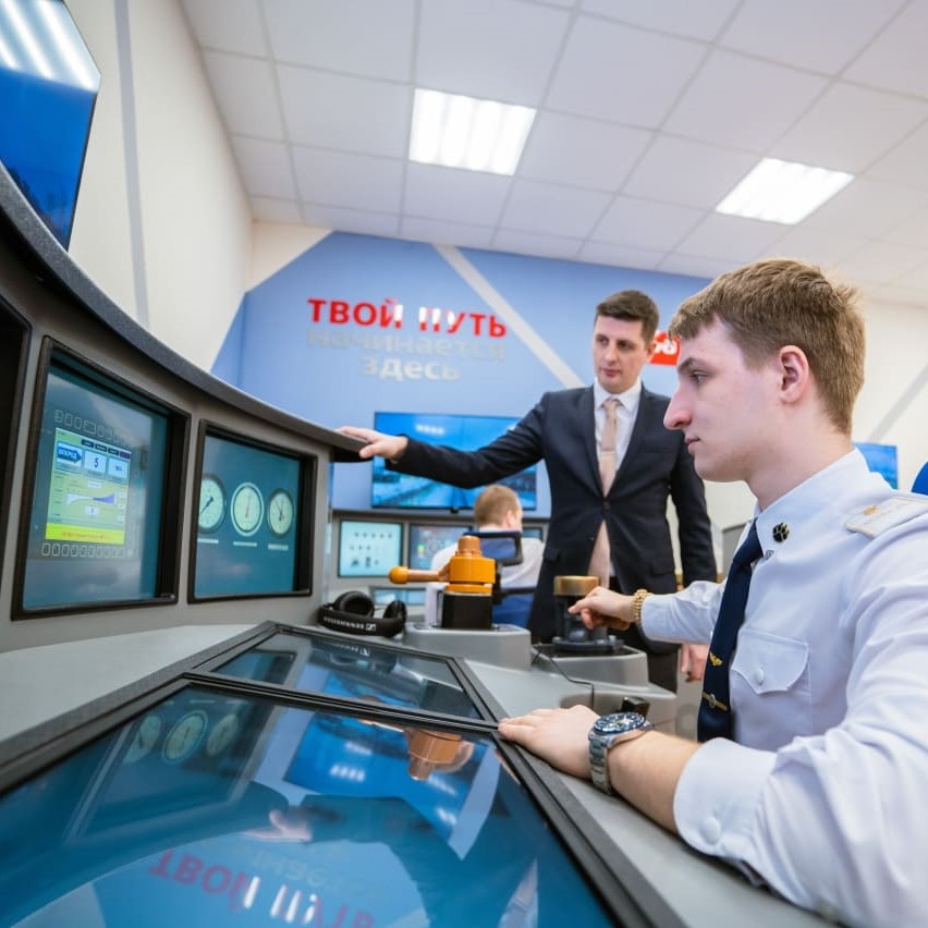 6.1 Колледж посетили заместитель министра транспорта Валентин Иванов и первый заместитель министра просвещения Александр Бугаев - MKT-TEST