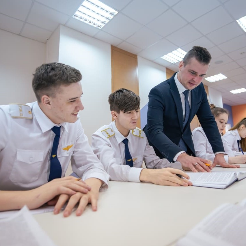 9.1 Колледж посетили заместитель министра транспорта Валентин Иванов и первый заместитель министра просвещения Александр Бугаев - MKT-TEST