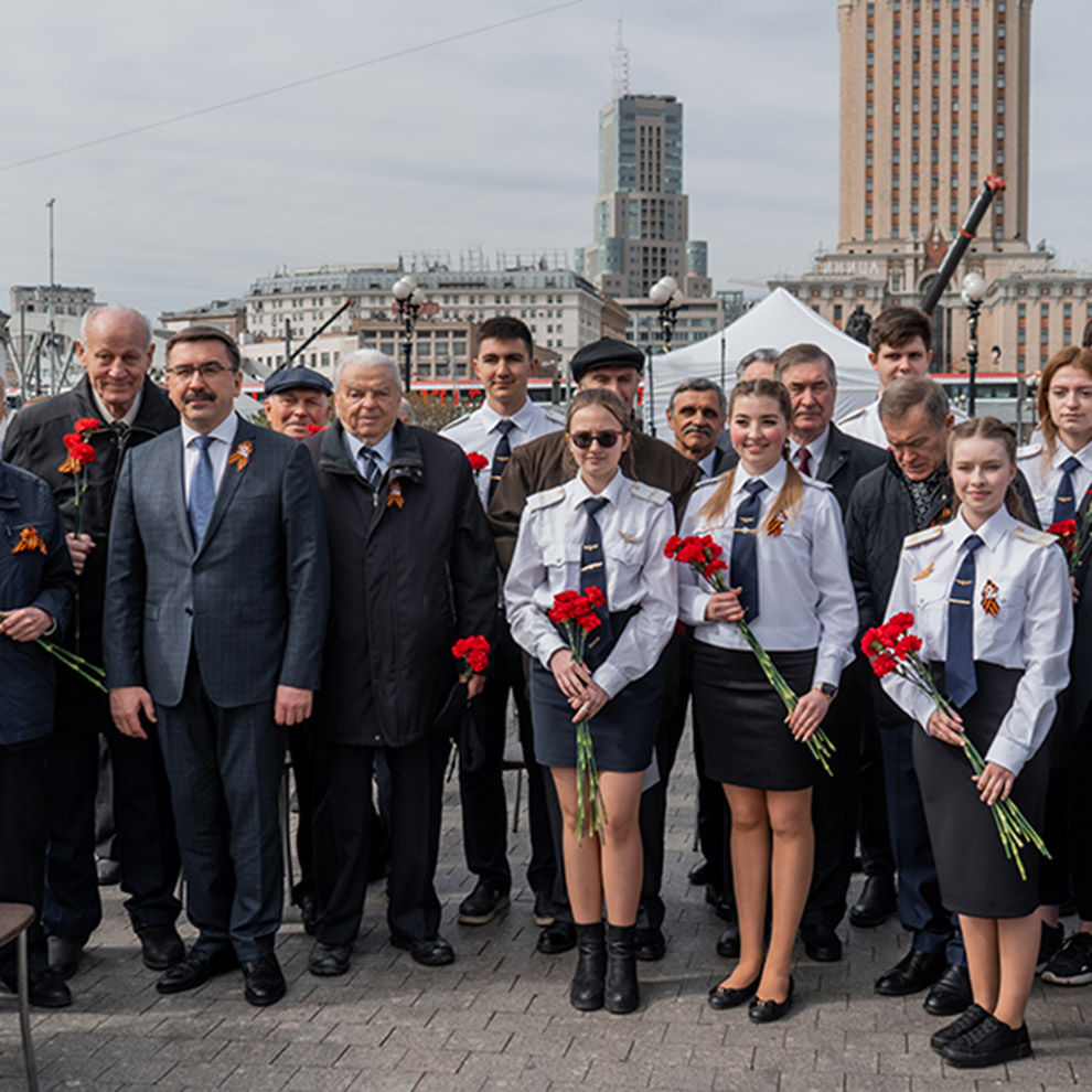 DSC02414.1 Студенты МКТ приняли участие в торжественном митинге ОАО «РЖД» - MKT-TEST