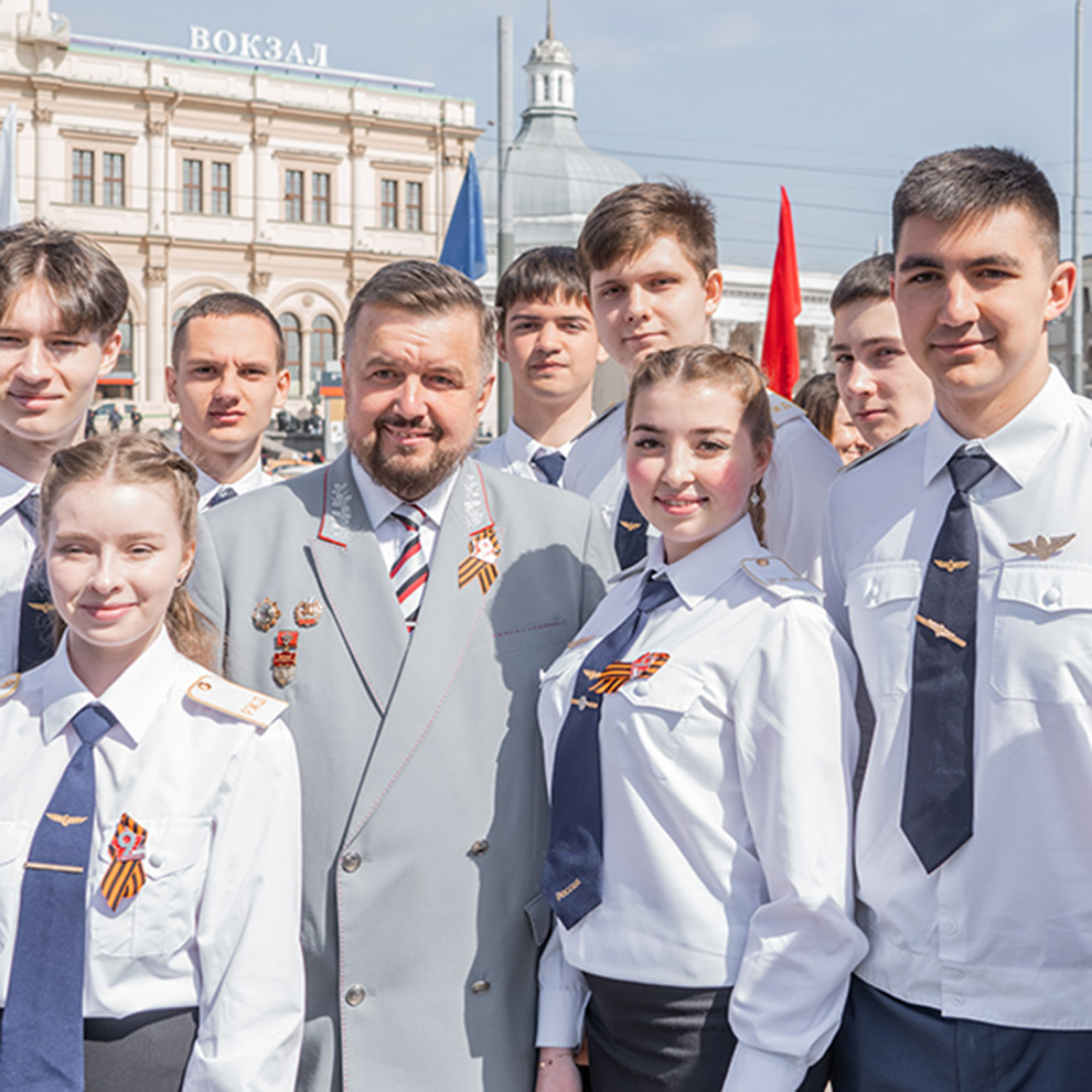 DSC02652.1 Студенты МКТ приняли участие в торжественном митинге ОАО «РЖД» - MKT-TEST