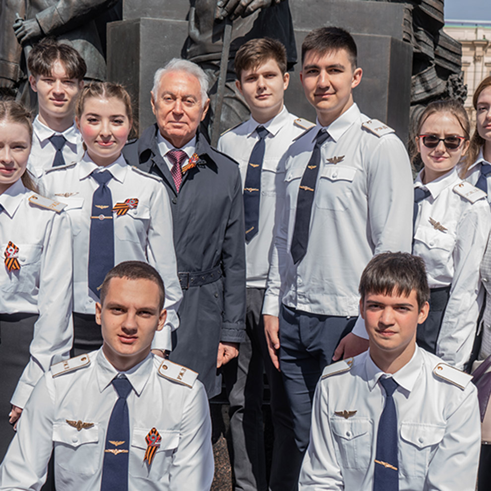 DSC02660.1 Студенты МКТ приняли участие в торжественном митинге ОАО «РЖД» - MKT-TEST