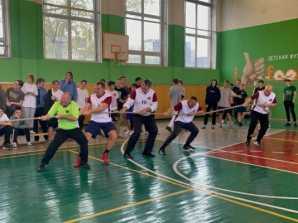 В ДЕНЬ УЧИТЕЛЯ – ВЕСЁЛЫЕ СТАРТЫ! 